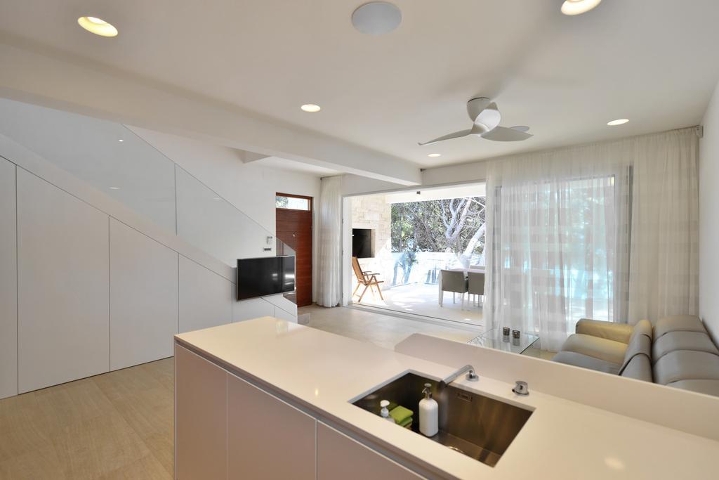 Chiponsky One - 5 Star Beachfront Property بول المظهر الخارجي الصورة