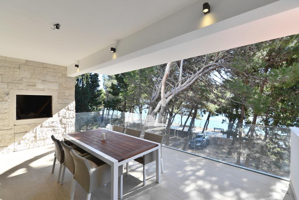 Chiponsky One - 5 Star Beachfront Property بول المظهر الخارجي الصورة