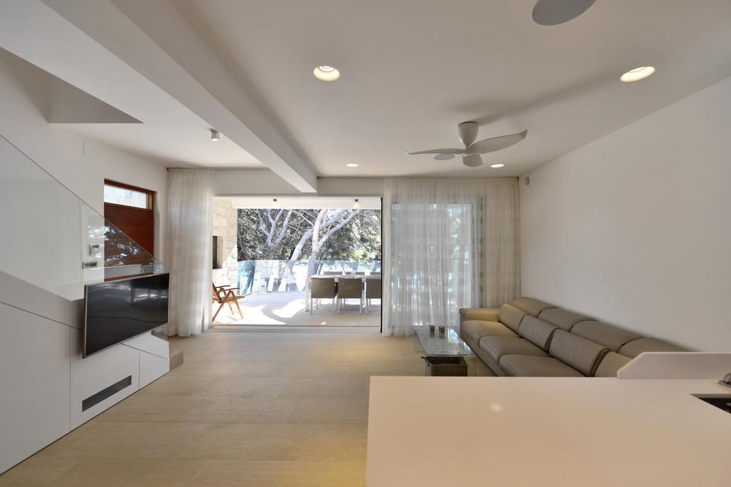 Chiponsky One - 5 Star Beachfront Property بول المظهر الخارجي الصورة