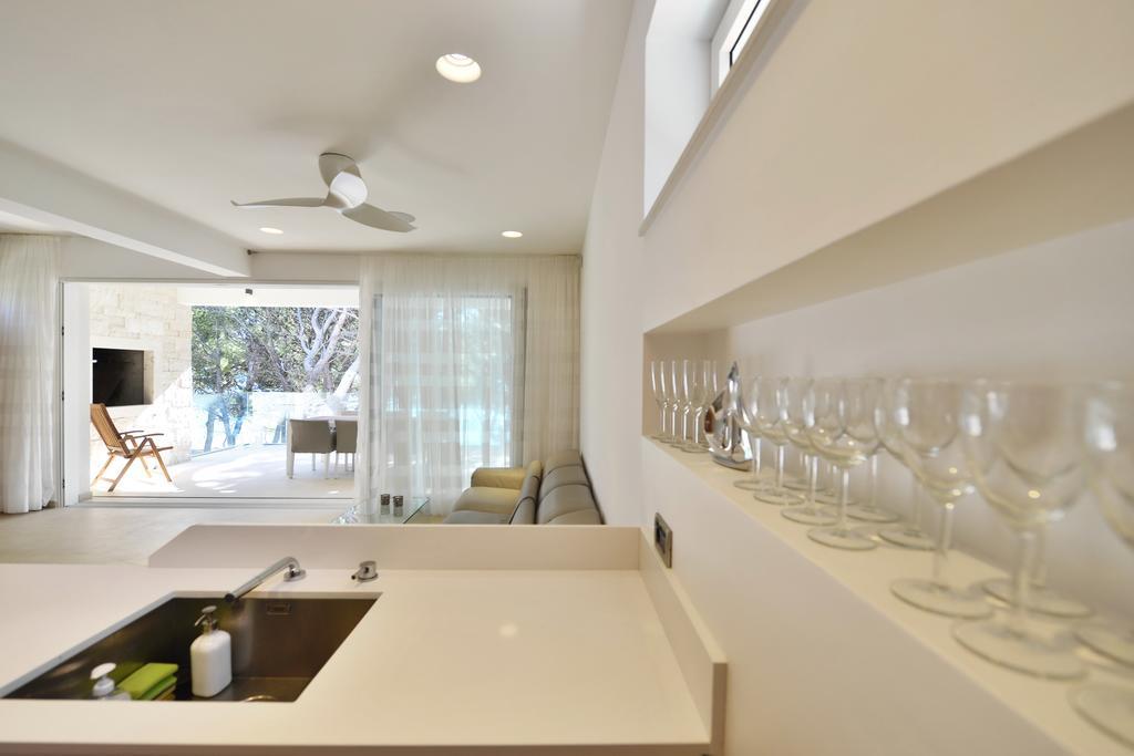 Chiponsky One - 5 Star Beachfront Property بول المظهر الخارجي الصورة