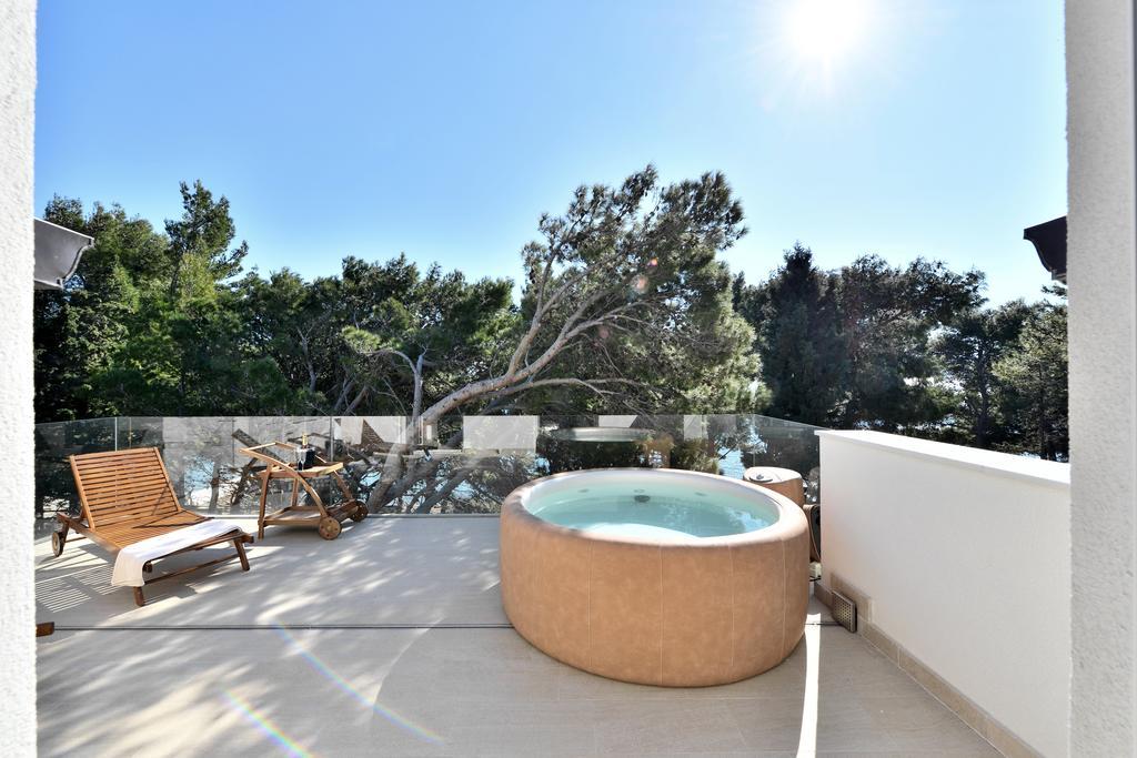 Chiponsky One - 5 Star Beachfront Property بول المظهر الخارجي الصورة