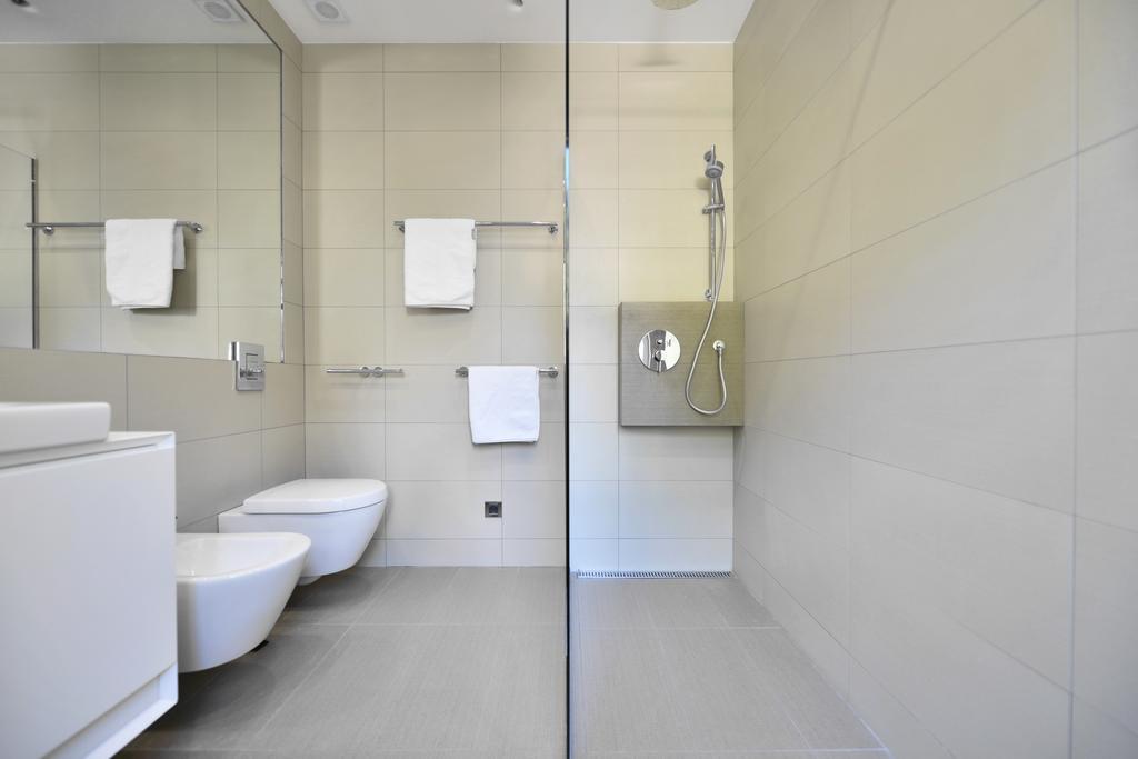 Chiponsky One - 5 Star Beachfront Property بول المظهر الخارجي الصورة
