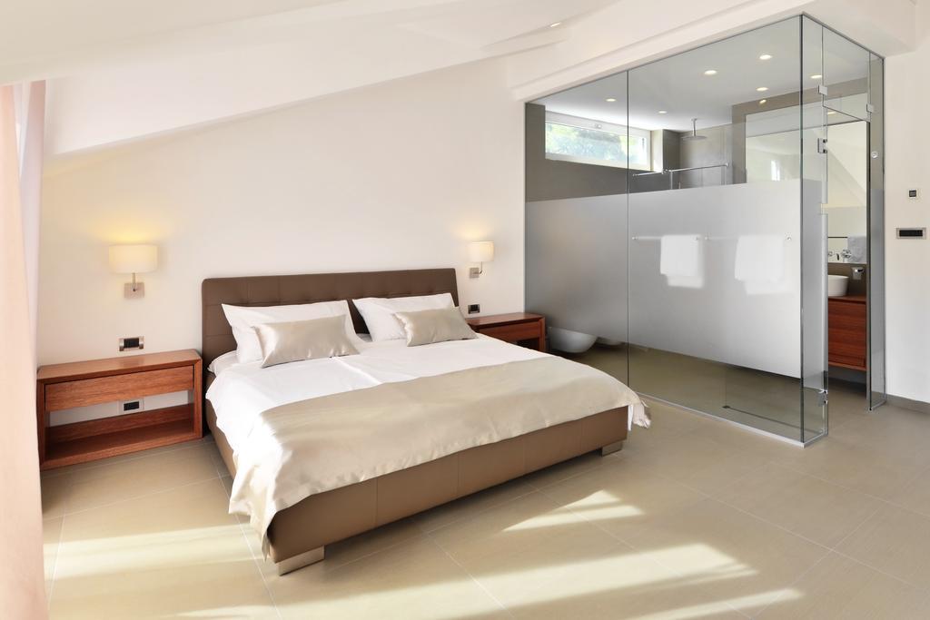Chiponsky One - 5 Star Beachfront Property بول المظهر الخارجي الصورة