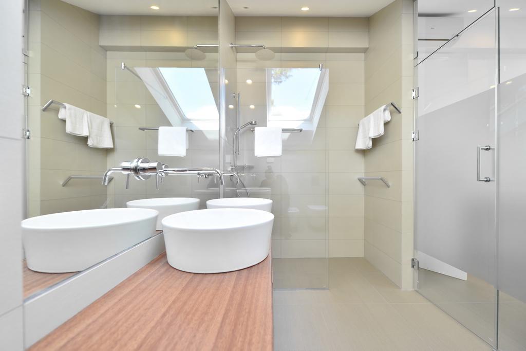 Chiponsky One - 5 Star Beachfront Property بول المظهر الخارجي الصورة